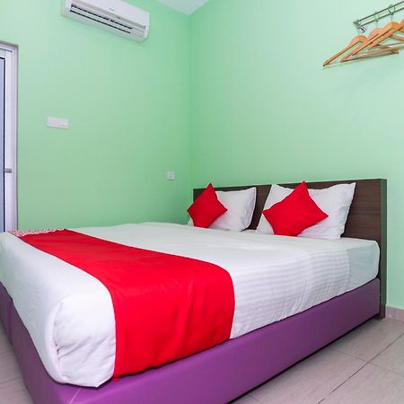 Oyo 1172 Hotel Shlyo Nusajaya  Εξωτερικό φωτογραφία