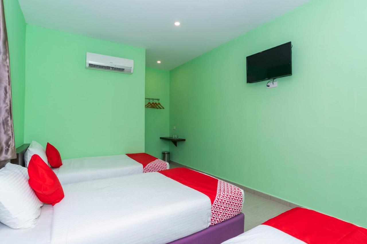 Oyo 1172 Hotel Shlyo Nusajaya  Εξωτερικό φωτογραφία