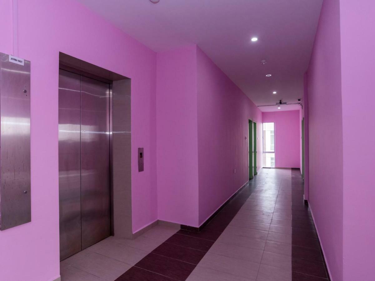 Oyo 1172 Hotel Shlyo Nusajaya  Εξωτερικό φωτογραφία