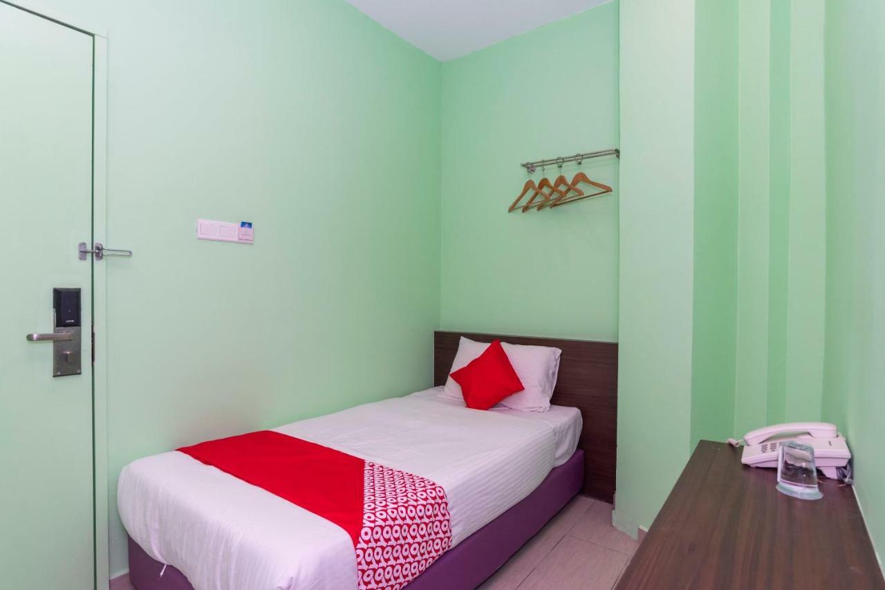 Oyo 1172 Hotel Shlyo Nusajaya  Εξωτερικό φωτογραφία